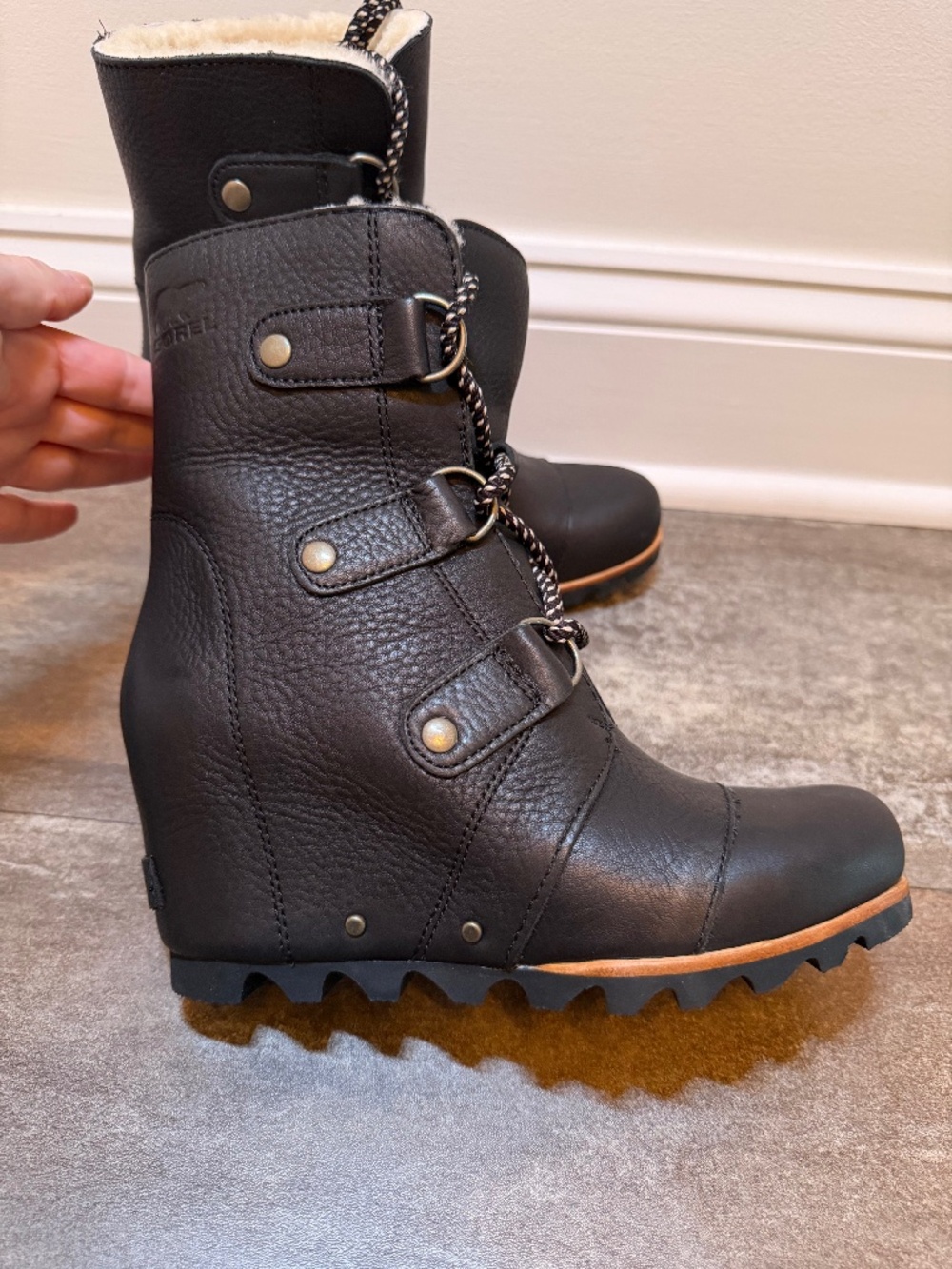 Sorel Black Wedge-Lug Lace-Up Leather Women’s Boots
